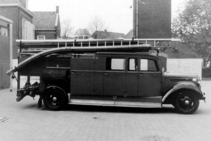 Ford V8 (collectie brandweervoertuigenonline)