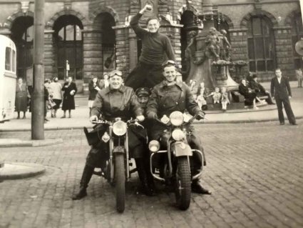 AJS en Harley-Davidson (collectie mw. Serré-van Herpen)