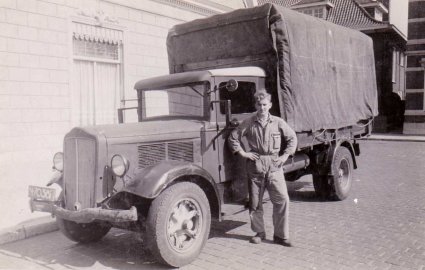 White truck (Bron: collectie Conam)