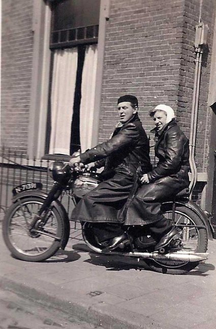 Harrie en Poula v.d. Langenberg op Jawa (collectie Heemkunde Boxtel)
