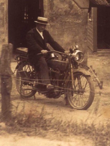 Harley-Davidson (bron: Streekarchief Langstraat Heusden Altena