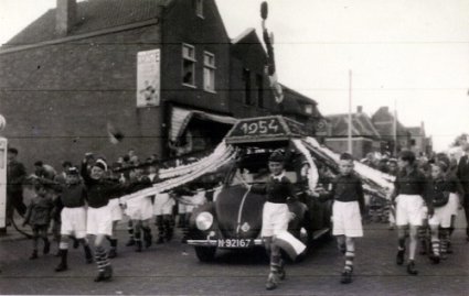 Volkswagen Kever (Fotoarchief Hkk De Vrijheijt van Rosendale)
