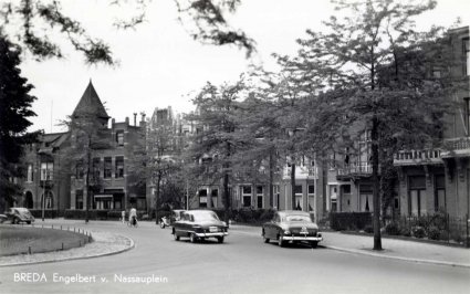 Opel, Citroën, Ford en Kaiser (collectie F. Martens)