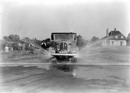 N-9500 Ford (Fotopersbureau Het Zuiden. Bron: Erfgoed ’s-Hertogenbosch)