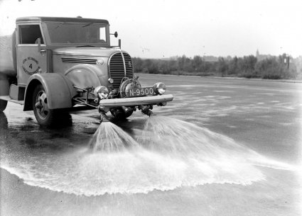 N-9500 Ford (Fotopersbureau Het Zuiden. Bron: Erfgoed ’s-Hertogenbosch)