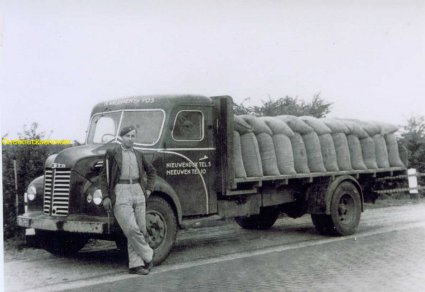 N-96176 De Soto (collectie Oudetrucksenmeer)