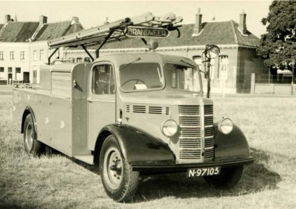Bedford neveltankspuit (collectie VBB - Peter Snellen)
