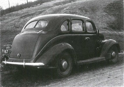 Ford 1937, nog met Limburgs kenteken (collectie P. van Acker)