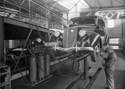Ford (bron: Archief Piet van der Meulen)