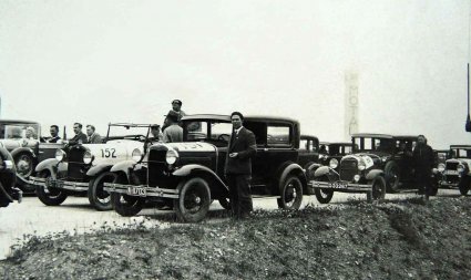 N-11703 Jacques van der Meulen staat klaar voor een rally (coll. I. Ramselaar-van der Meulen)