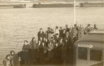 Willys Overland (Bron: coll. Toon Franken)