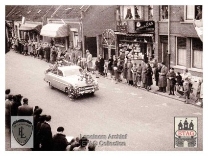 Opel Kapitän (bron: ETAG, coll. Eduard Lepelaers)