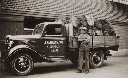 Ford V8 (coll. RAT)
