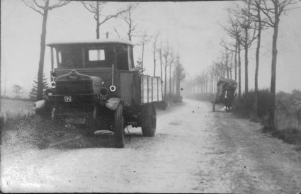 Daimler (Bron: coll. J. Arts)
