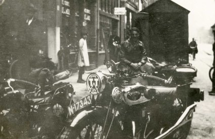 Triumph (bron: Familiealbum Hoppenbrouwers-Goverde)