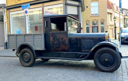 Citroën (foto: © Dick Vermaas Fotografie. Bron: De Brabantse Wal, Toen en Nu)