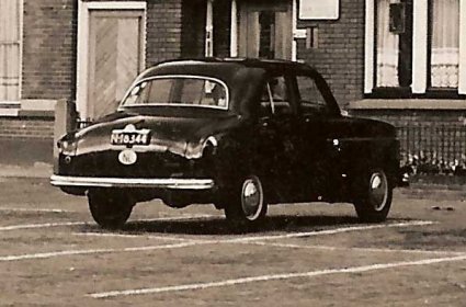 [aanvulling: Vauxhall Wyvern of Velox ; zie reactie hieronder. Redactie]Bron: coll. Heemkundekring Weerderheem