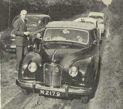 Austin (bron: De Auto, 1951)