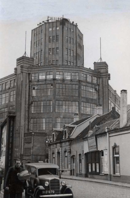 Opel (Bron: collectie Ted)