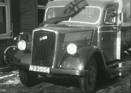N-23554 Verhuizing van moeder Mie de Leest (collectie Van Lankvelt)