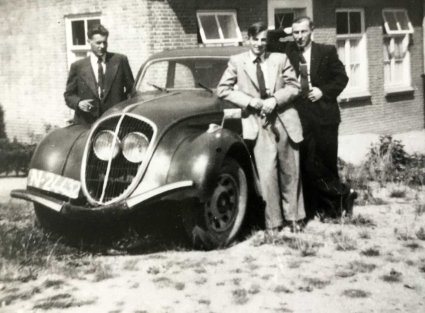 Peugeot (coll. heemkundekring Maasparels; Facebook)