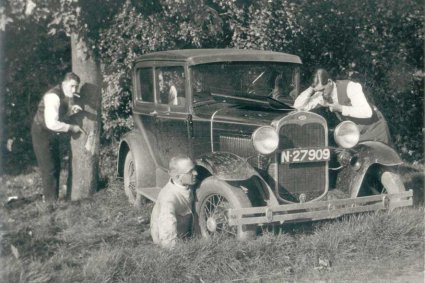 Ford (Beeldbank Heemkundewerkgroep Nuwelant)