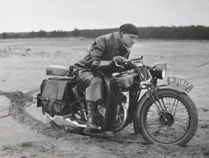 N-31817 Royal Enfield (bron: part. coll.)