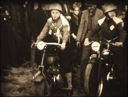 Bron: film Motorcross St. Oedenrode 1946; coll. Joop van Lankvelt