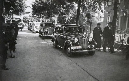 N-39856 Opel en Ford (bron: Deurnewiki)