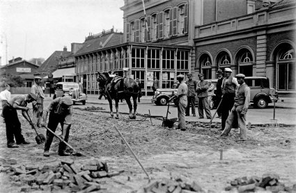 Renault Primaquatre (Foto: Schmidlin, Tilburg; coll. Regionaal Archief Tilburg)