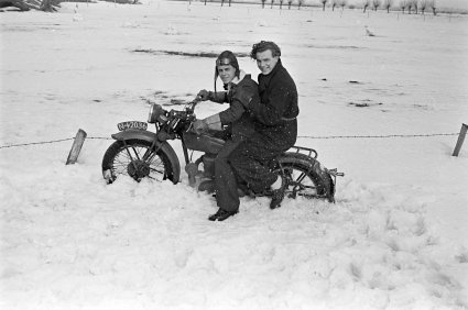 Gerrit Jansen (links) en Sjaak Wijnakker (foto: D. Scholte; coll. Stadsarchief Oss)