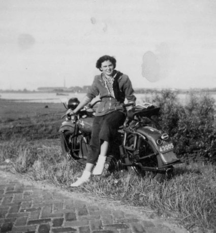 Harley-Davidson (bron: coll. Heemkundekring Schijndel)