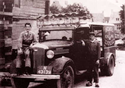 Oldsmobile (Bron: Heemkundekring Willem van Strijen; Facebook)