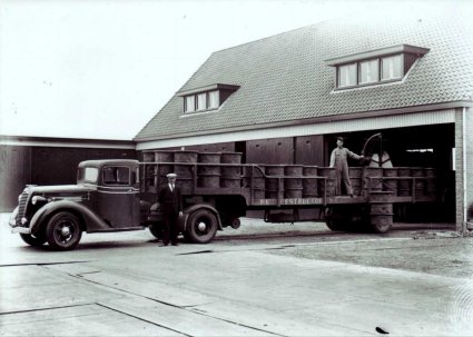 Diamond T (bron: collectie Heemkundekring Son en Breugel)