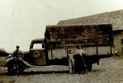N-46352 Ford (bedrijfscollectie Van Dingenen)
