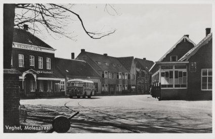 Ford (coll. S. Loman)
