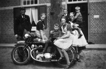 N-47045 Triumph "5/2" 500 cc (Heemkundekring Schijndel, collectie fam. Vugts)