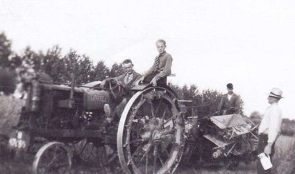 Farmall (bron: coll. HKK Land van Ravenstein)