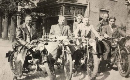Bron: 100 jaar Moergestel in beeld