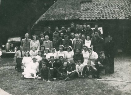 Chevrolet? (Bron: Collectie Nederlandse Rode Kruis afdeling Tilburg; Regionaal Archief Tilburg)