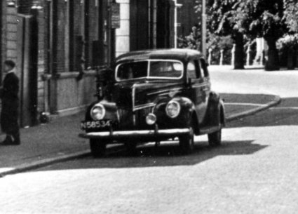N-58534 Ford 1939 Bron: collectie F. Martens