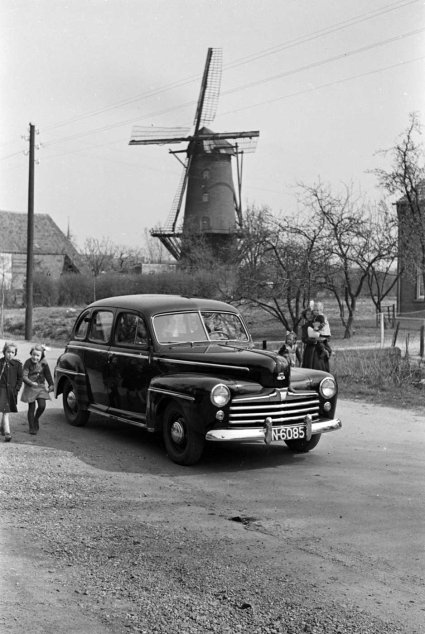 Ford (foto: Daan Scholte, bron: collectie Stadsarchief Oss)
