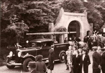 Studebaker (Bron: coll. Heemkundekring 't Hof van Liessent)