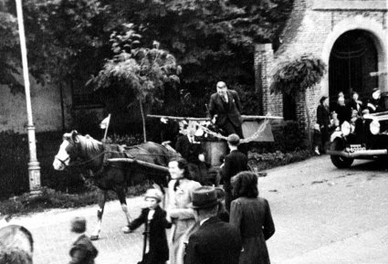 Studebaker (Bron: coll. Heemkundekring 't Hof van Liessent)