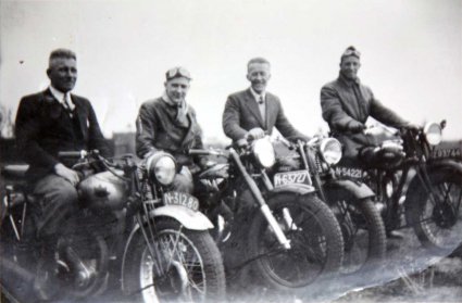 N-63727 B.S.A., Matchless en 2x Ariël (coll. D. Zoon)
