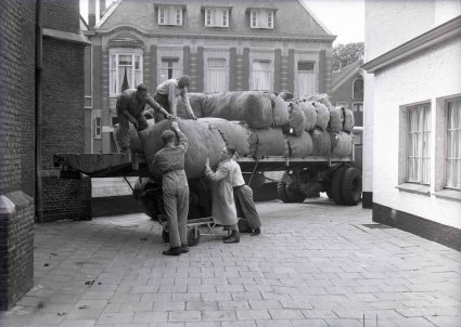 N-64463 Foto: Schmidlin (coll. Regionaal Archief Tilburg)