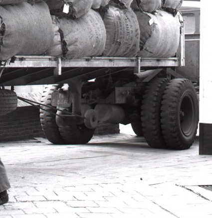N-64463 Foto: Schmidlin (coll. Regionaal Archief Tilburg)