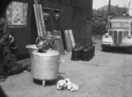 Fordson (Bron: Dorpsfilm Uden 1951-1952; Muziekvereniging De Eendracht; CC BY. Bron: Brabant in Beelden)