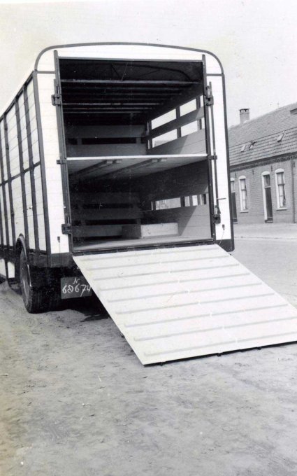 Jumbo aanhanger (bron: archief Lambert van der Meulen)