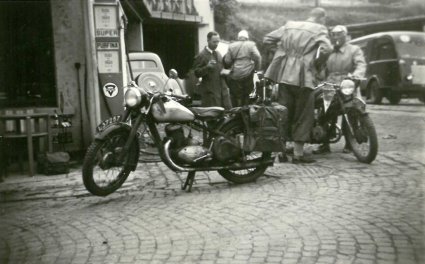 Bron: Fotoalbum Maria Motorbedevaart